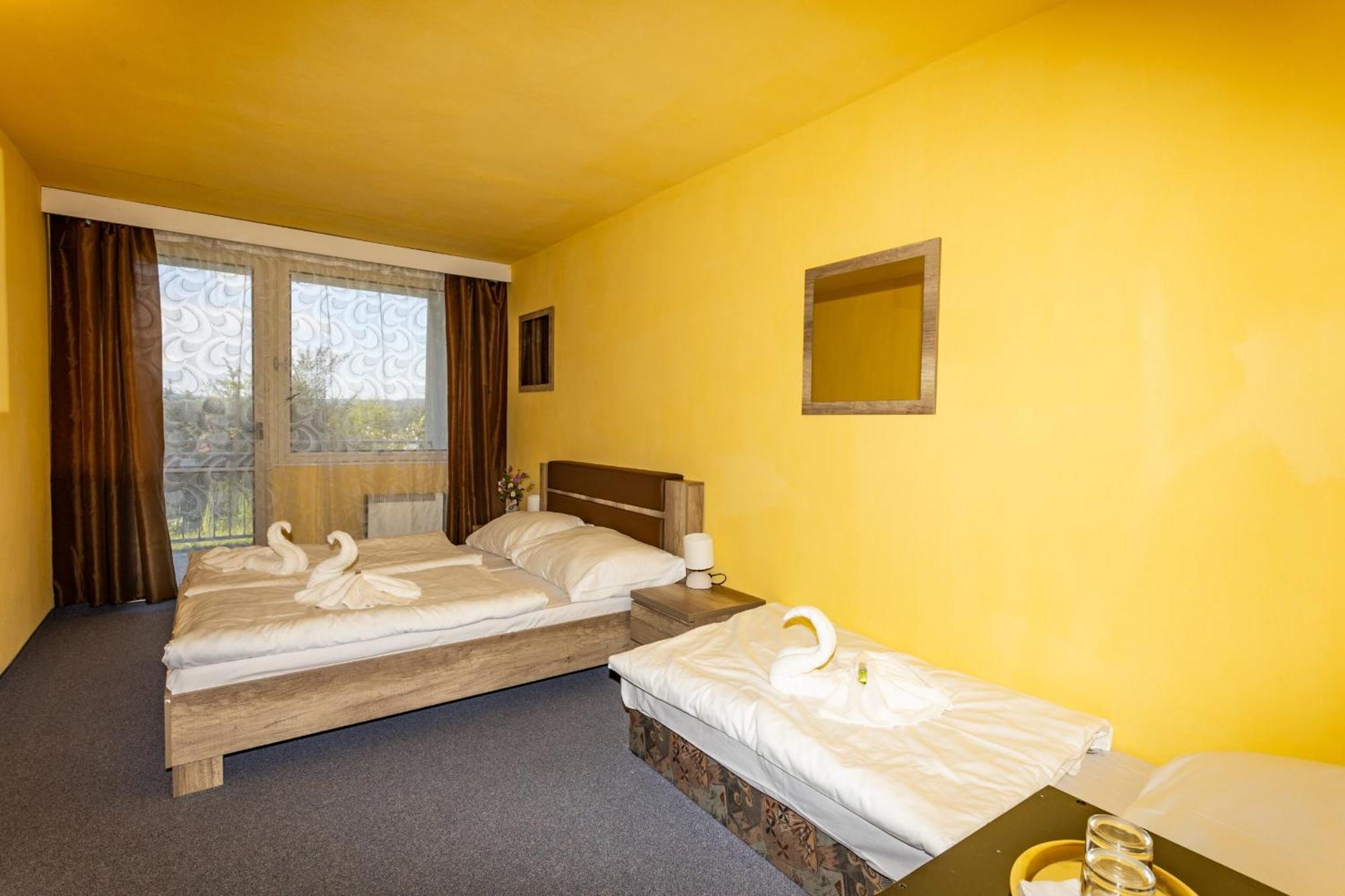 Panorama Orlik Hotel Klucenice Exterior photo